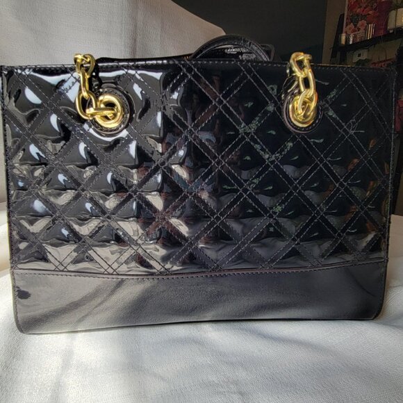 Anne Klein quilted patent leather black handbag with gold hardware - Picture 2 of 11